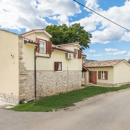 Apartment Bulada *